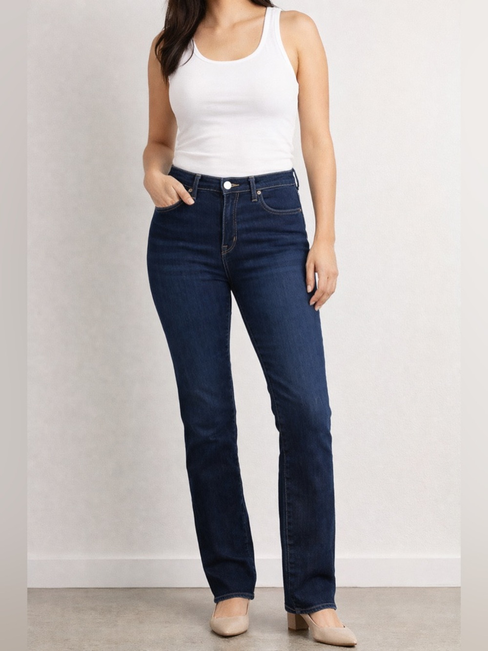 Dark Wash Straight Leg Levi’s 314 jeans size 32”